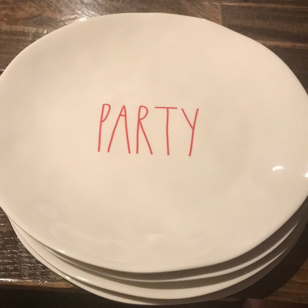 Rae Dunn plate set of 4